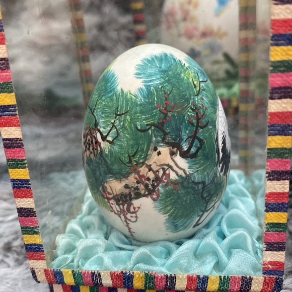 Vintage Oriental Hand-Painted Eggs In Display Cases - Picture 4 of 16